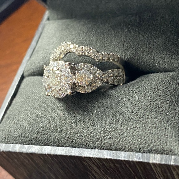 *SOLD*14k white gold diamond wedding set - Picture 8 of 12